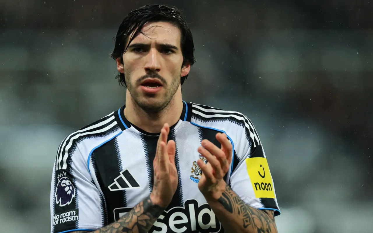 image.png [마이크 맥그라스] 독점 : 토날리, 맨유 미드필더 영입 명단 상단에 위치